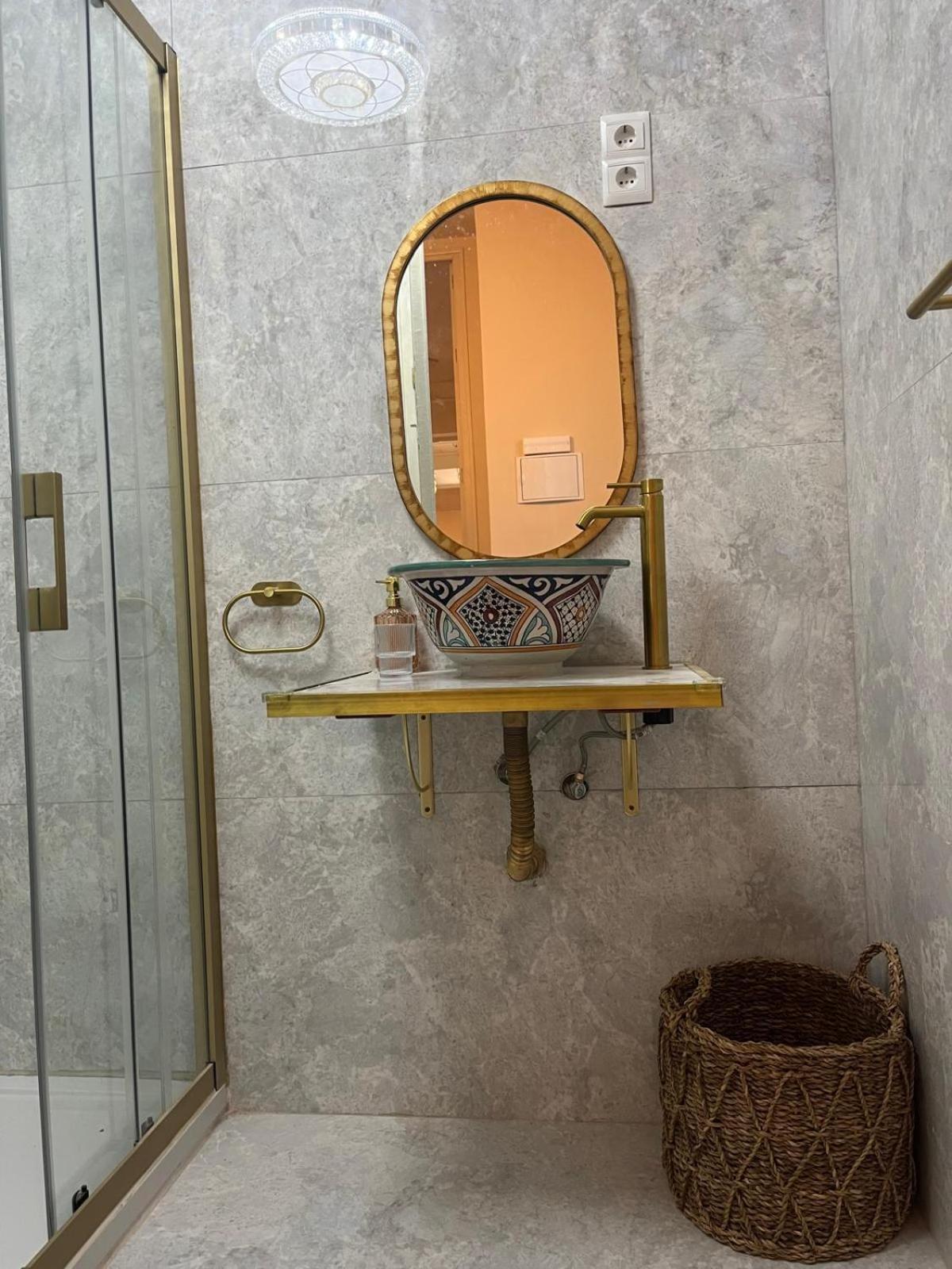 Apartamentos Loles De Cisneros Catedral Málaga Kültér fotó