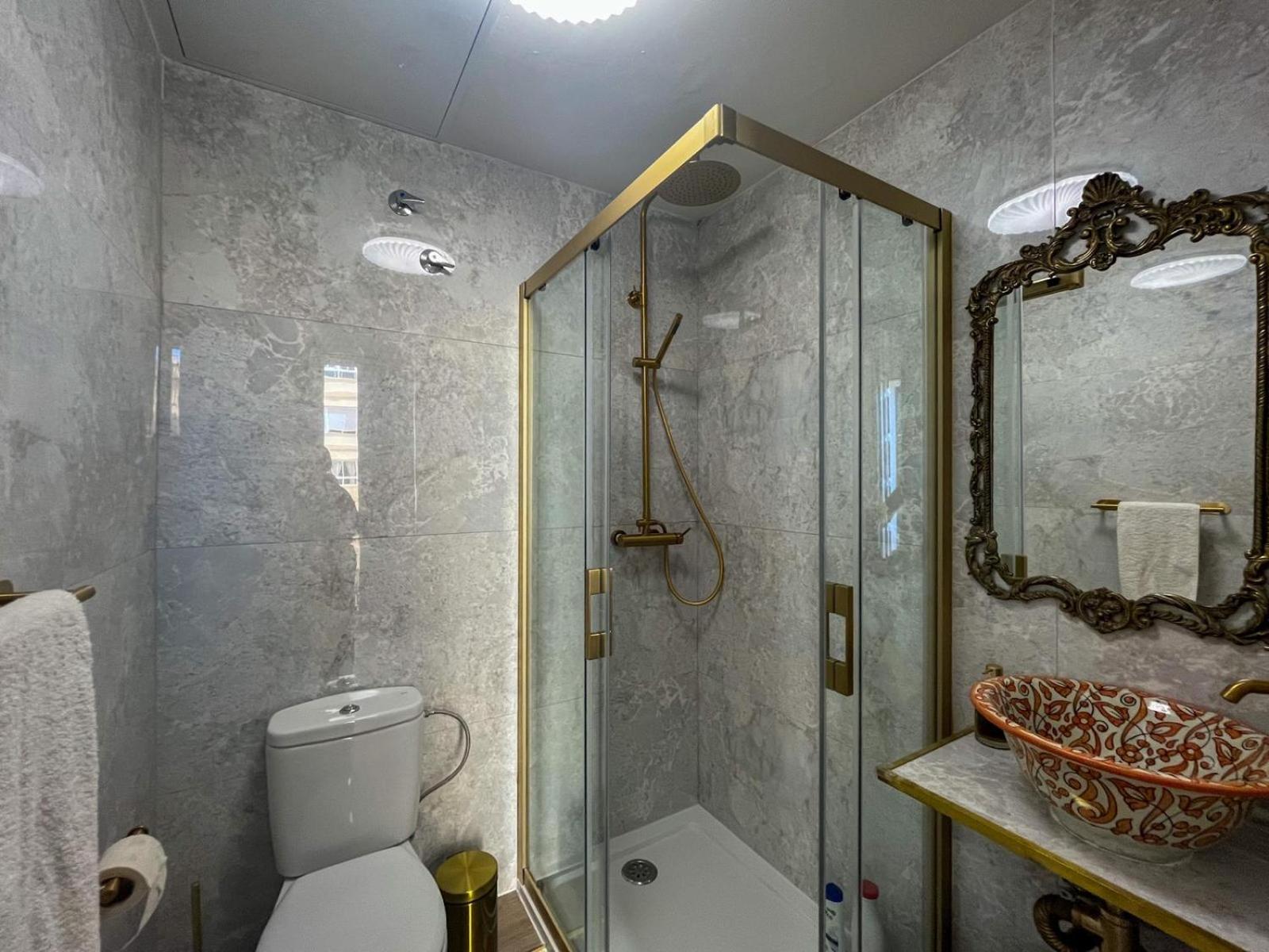 Apartamentos Loles De Cisneros Catedral Málaga Kültér fotó